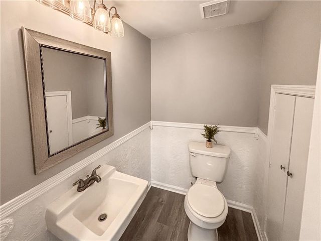 386 Leisure SW Court, Marietta, GA 30064