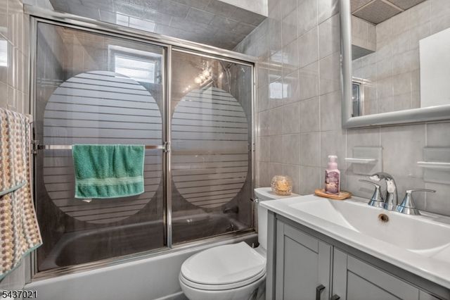 286 Atlantic Dr., Parsippany-troy Hills Twp., NJ 07054