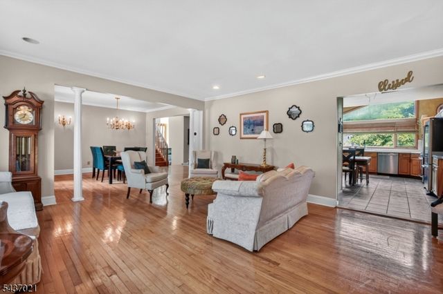 286 Atlantic Dr., Parsippany-troy Hills Twp., NJ 07054