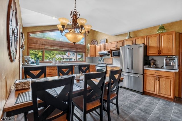 286 Atlantic Dr., Parsippany-troy Hills Twp., NJ 07054