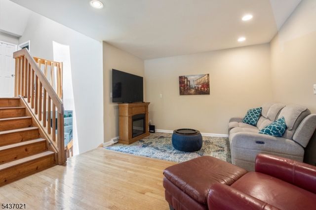 286 Atlantic Dr., Parsippany-troy Hills Twp., NJ 07054