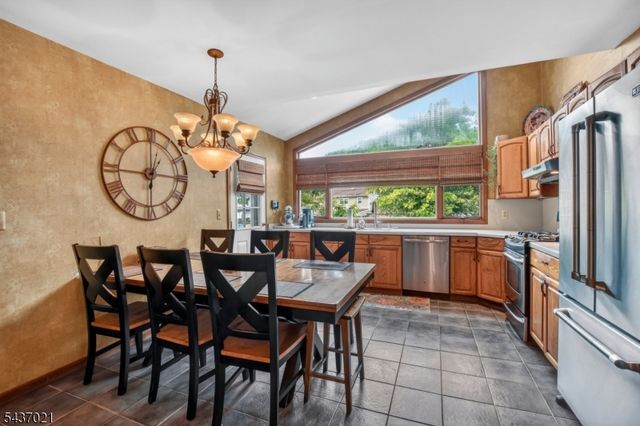 286 Atlantic Dr., Parsippany-troy Hills Twp., NJ 07054