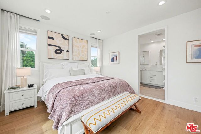 1209 N Commonwealth Avenue, Los Angeles, CA 90029