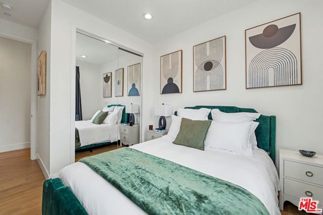 1209 N Commonwealth Avenue, Los Angeles, CA 90029