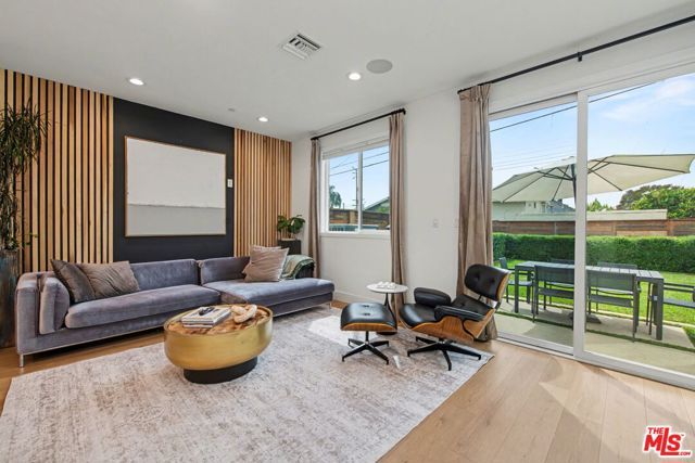 1209 N Commonwealth Avenue, Los Angeles, CA 90029