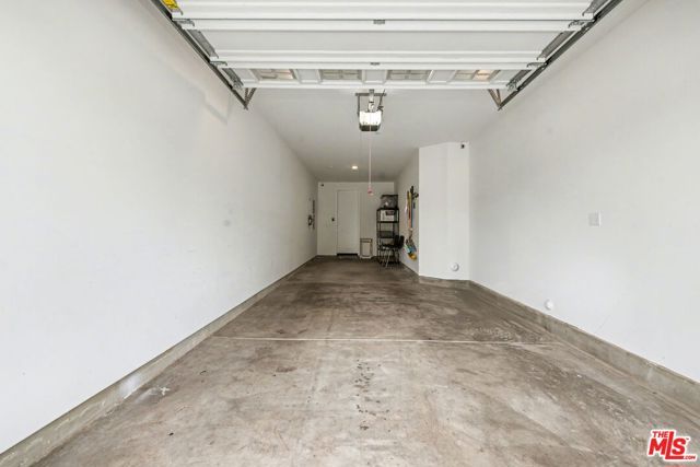 1209 N Commonwealth Avenue, Los Angeles, CA 90029