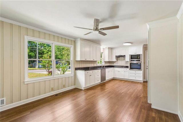805 Gettysburg Trail NE, Kennesaw, GA 30144