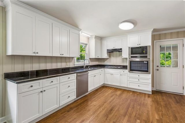 805 Gettysburg Trail NE, Kennesaw, GA 30144