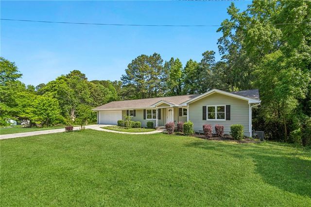 805 Gettysburg Trail NE, Kennesaw, GA 30144