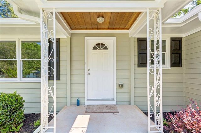 805 Gettysburg Trail NE, Kennesaw, GA 30144