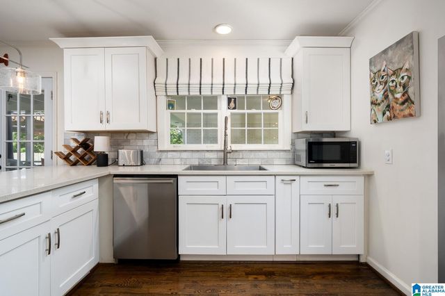 1715 CAROVEL CIRCLE, Vestavia Hills, AL 35216