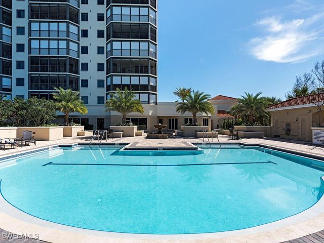 7425 Pelican Bay BLVD 1005, Naples, FL 34108