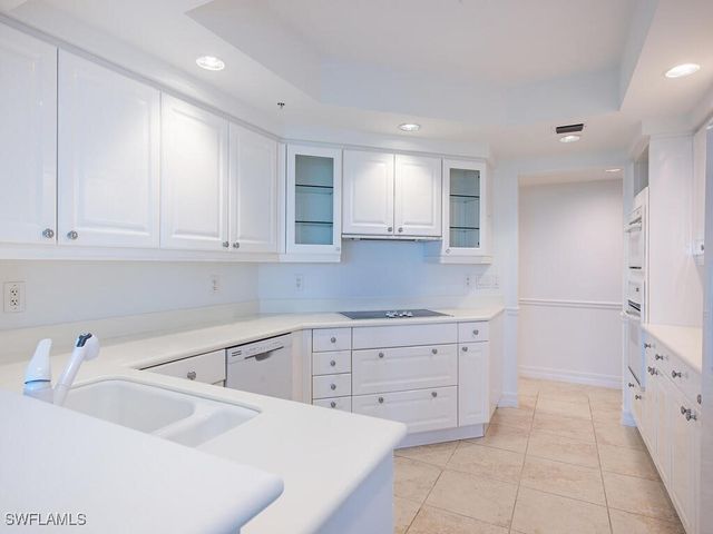 7425 Pelican Bay BLVD 1005, Naples, FL 34108