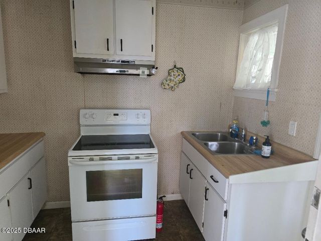542 Westmoreland Road, Daytona Beach, FL 32114