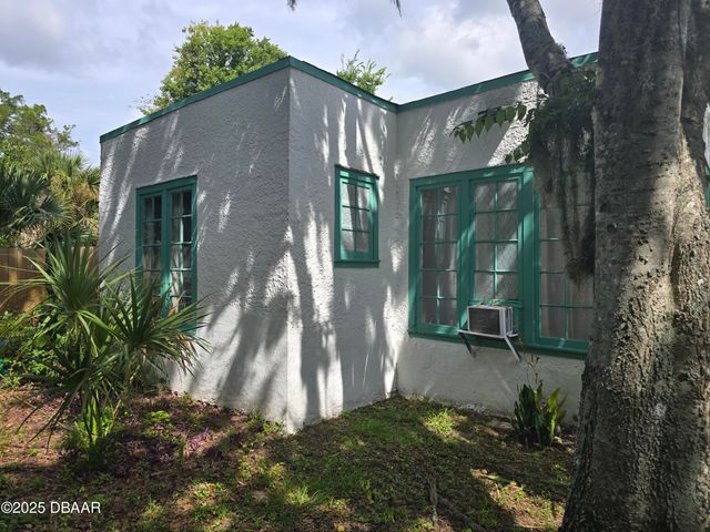 542 Westmoreland Road, Daytona Beach, FL 32114