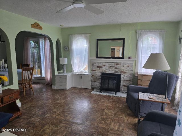542 Westmoreland Road, Daytona Beach, FL 32114