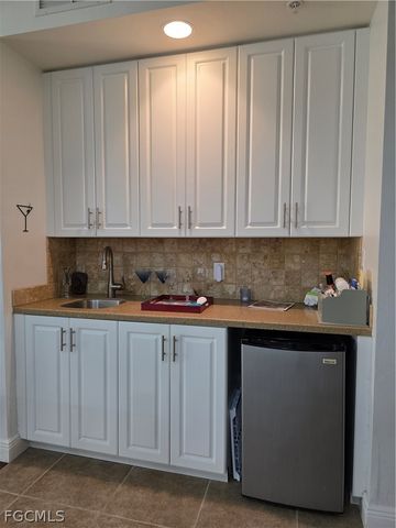 5706 Cape Harbour DR 211, Cape Coral, FL 33914