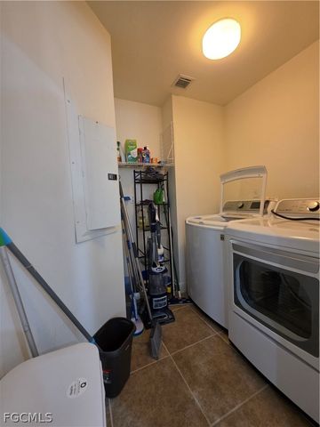 5706 Cape Harbour DR 211, Cape Coral, FL 33914