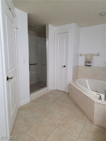 5706 Cape Harbour DR 211, Cape Coral, FL 33914