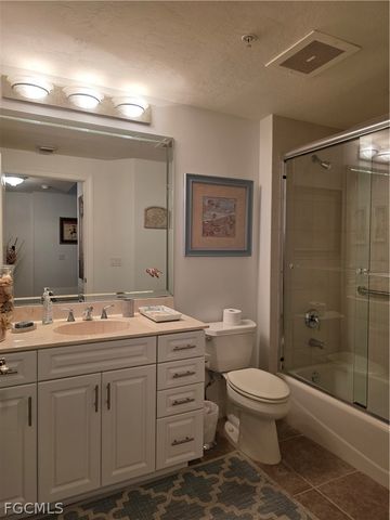 5706 Cape Harbour DR 211, Cape Coral, FL 33914