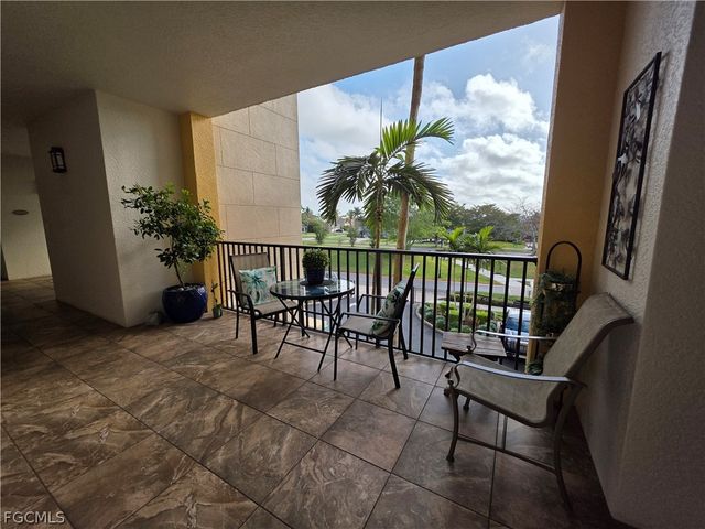 5706 Cape Harbour DR 211, Cape Coral, FL 33914