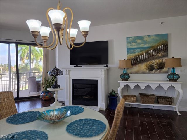 5706 Cape Harbour DR 211, Cape Coral, FL 33914