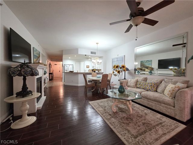 5706 Cape Harbour DR 211, Cape Coral, FL 33914