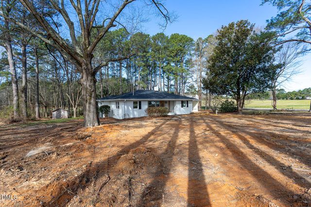 194 Furney Pearce Road, Zebulon, NC 27597