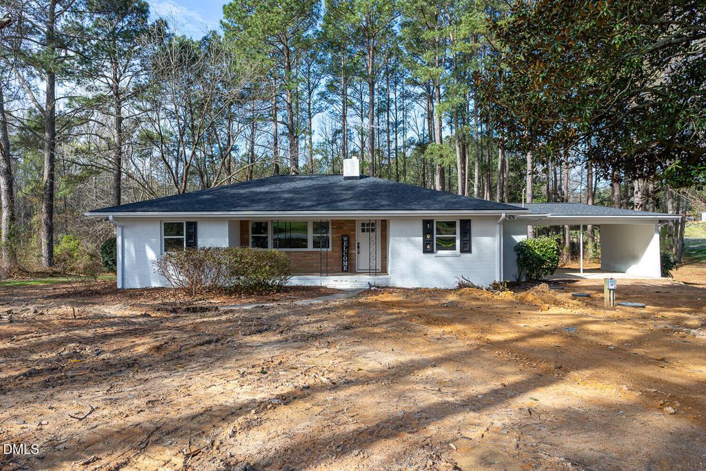 194 Furney Pearce Road, Zebulon, NC 27597