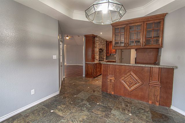 348 Craddock Drive, Glenn Heights, TX 75154