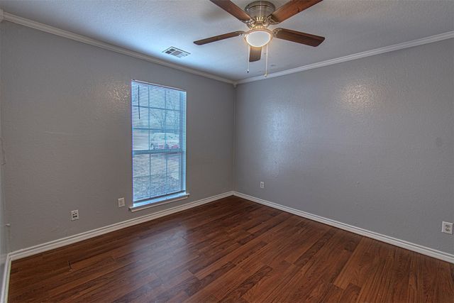 348 Craddock Drive, Glenn Heights, TX 75154