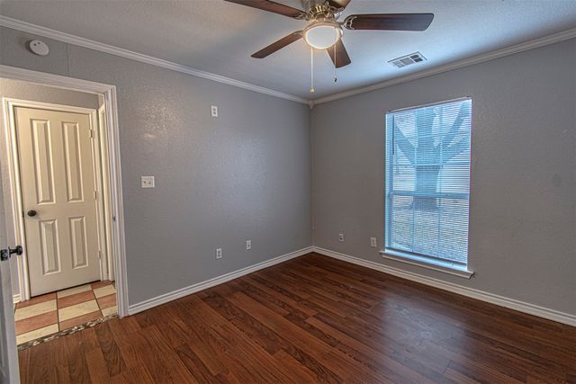 348 Craddock Drive, Glenn Heights, TX 75154