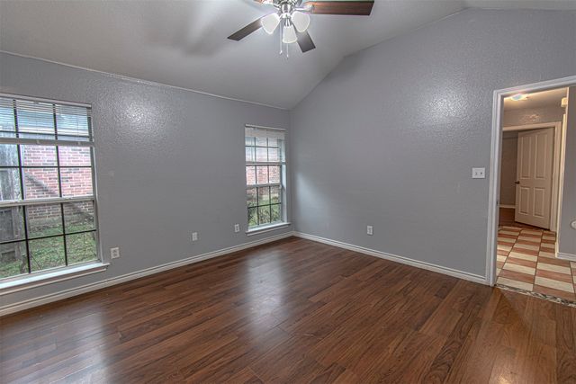 348 Craddock Drive, Glenn Heights, TX 75154