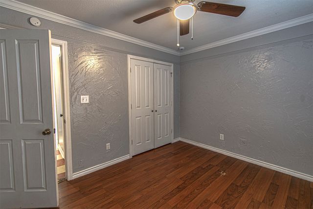 348 Craddock Drive, Glenn Heights, TX 75154