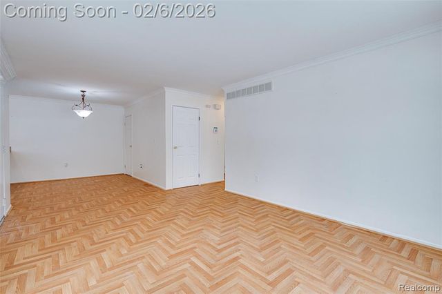 39615 Village Wood Lane, Novi, MI 48375