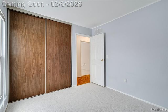 39615 Village Wood Lane, Novi, MI 48375