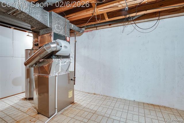 39615 Village Wood Lane, Novi, MI 48375