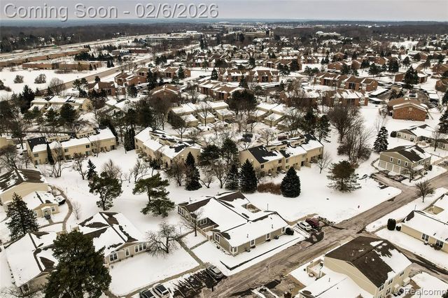 39615 Village Wood Lane, Novi, MI 48375