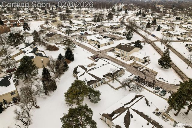 39615 Village Wood Lane, Novi, MI 48375