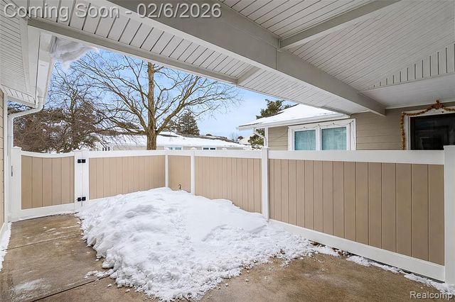 39615 Village Wood Lane, Novi, MI 48375