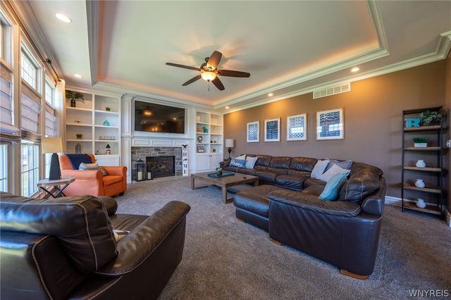 5670 Meadowglen Drive, Clarence, NY 14032