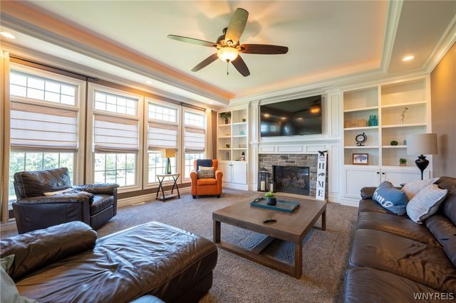 5670 Meadowglen Drive, Clarence, NY 14032
