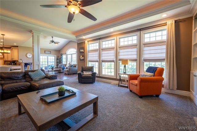 5670 Meadowglen Drive, Clarence, NY 14032