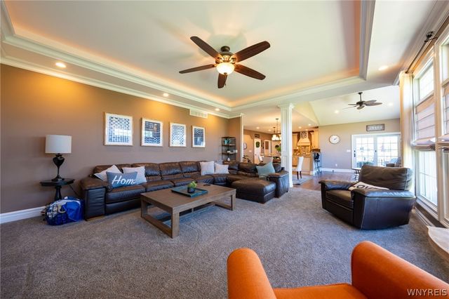 5670 Meadowglen Drive, Clarence, NY 14032