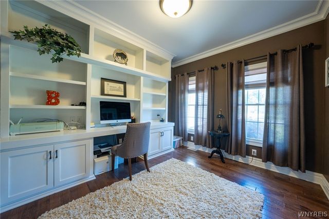 5670 Meadowglen Drive, Clarence, NY 14032