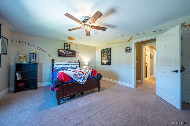 5670 Meadowglen Drive, Clarence, NY 14032