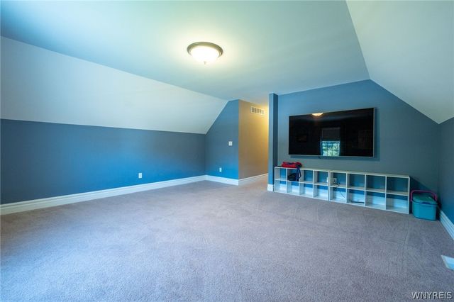 5670 Meadowglen Drive, Clarence, NY 14032