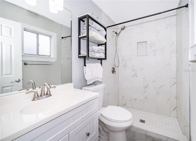 207 LAKE DRIVE, Orlando, FL 32835