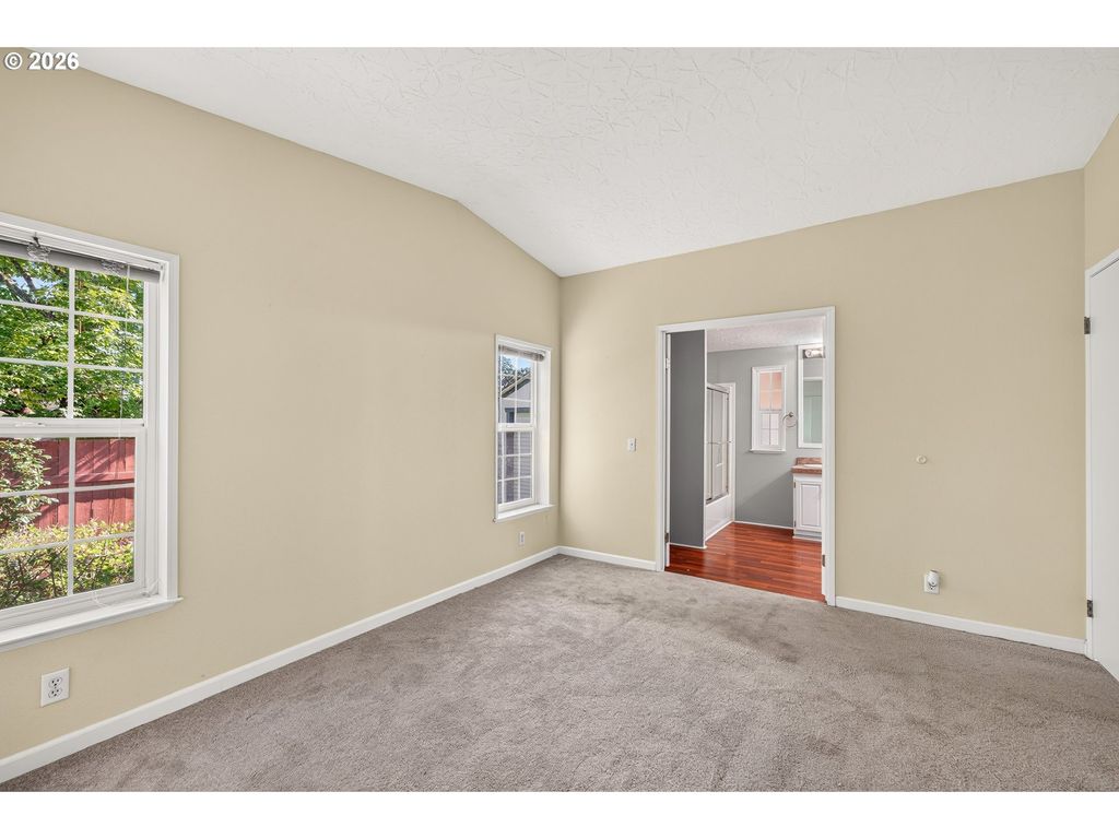 Image 22 of property listing at 1282 E 3RD St 60, Lafayette, OR 97127