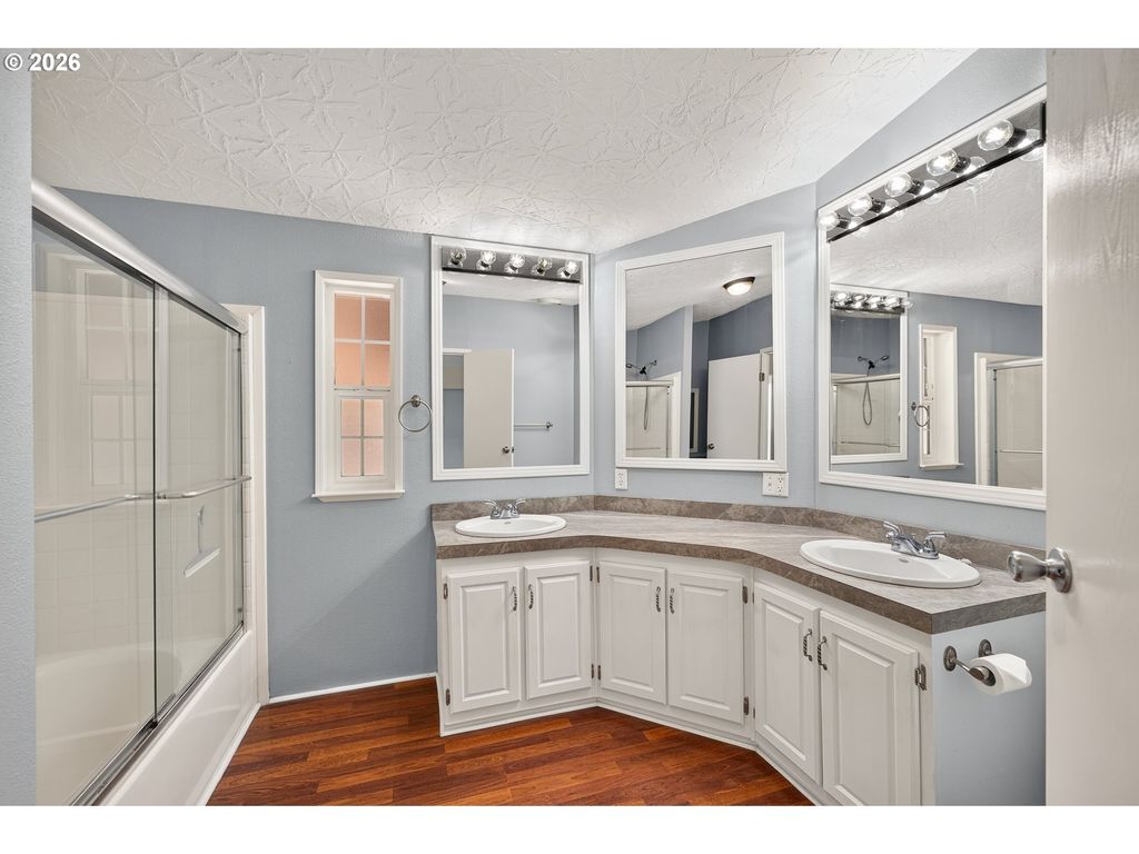 Image 23 of property listing at 1282 E 3RD St 60, Lafayette, OR 97127